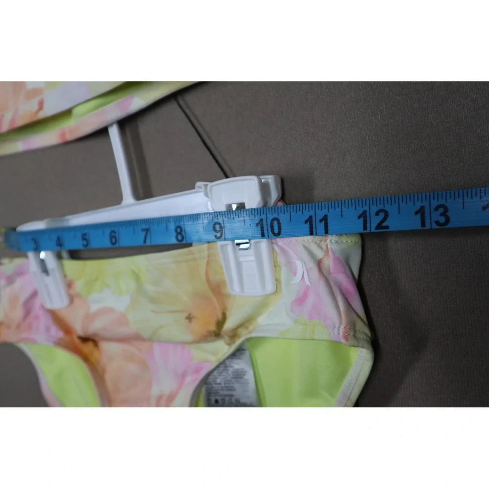 Hurley Girls' Carissa Moore Bikini in Aloha Hibiscus, Nylon, Size Medium‎